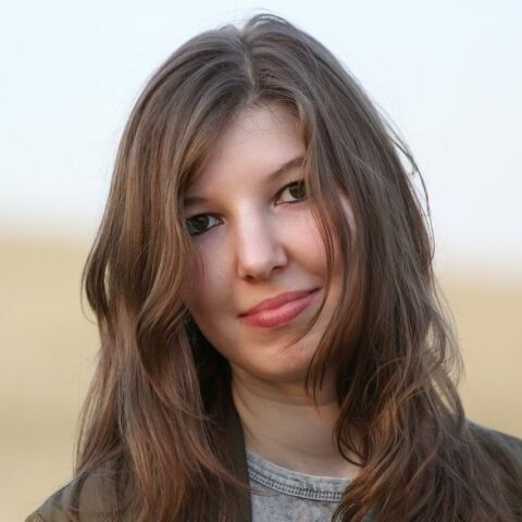 woman-3289372_1280